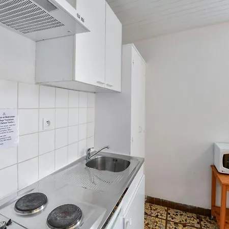 Casa vacanze Appealing Holiday In Saint-savinien With Garden