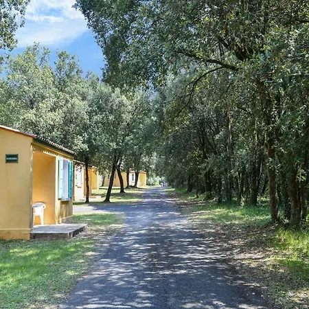 Appealing Holiday In Saint-savinien With Garden Casa vacanze Saint-Savinien